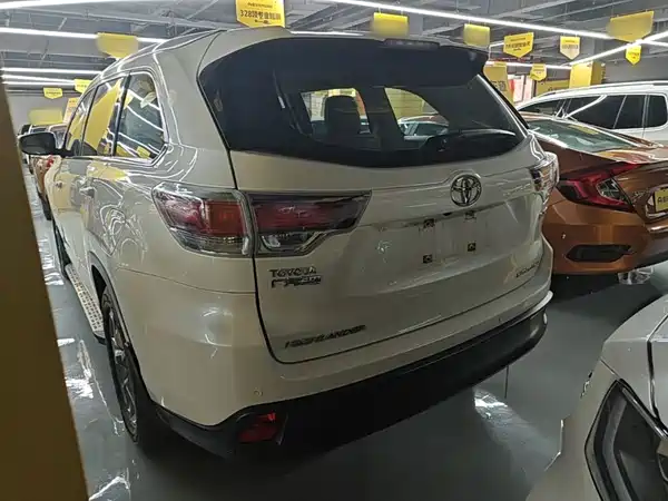 Toyota Highlander 2016