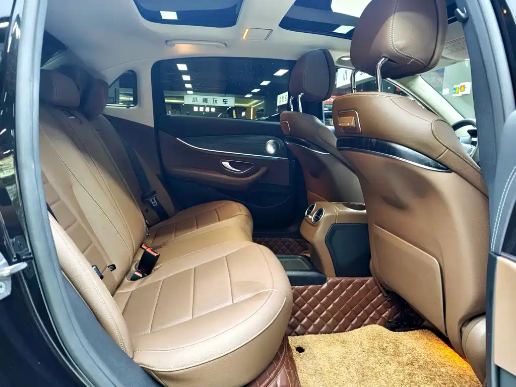 Mercedes-Benz E-Class 2018 — фото 10