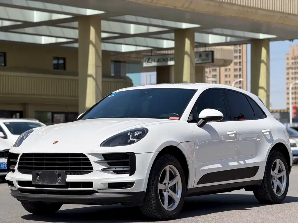 Porsche Macan 2019 — фото 1