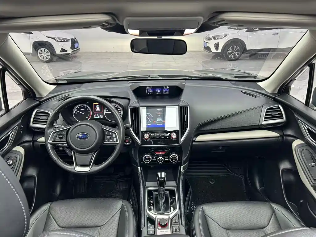 Subaru Forester 2022 — фото 15