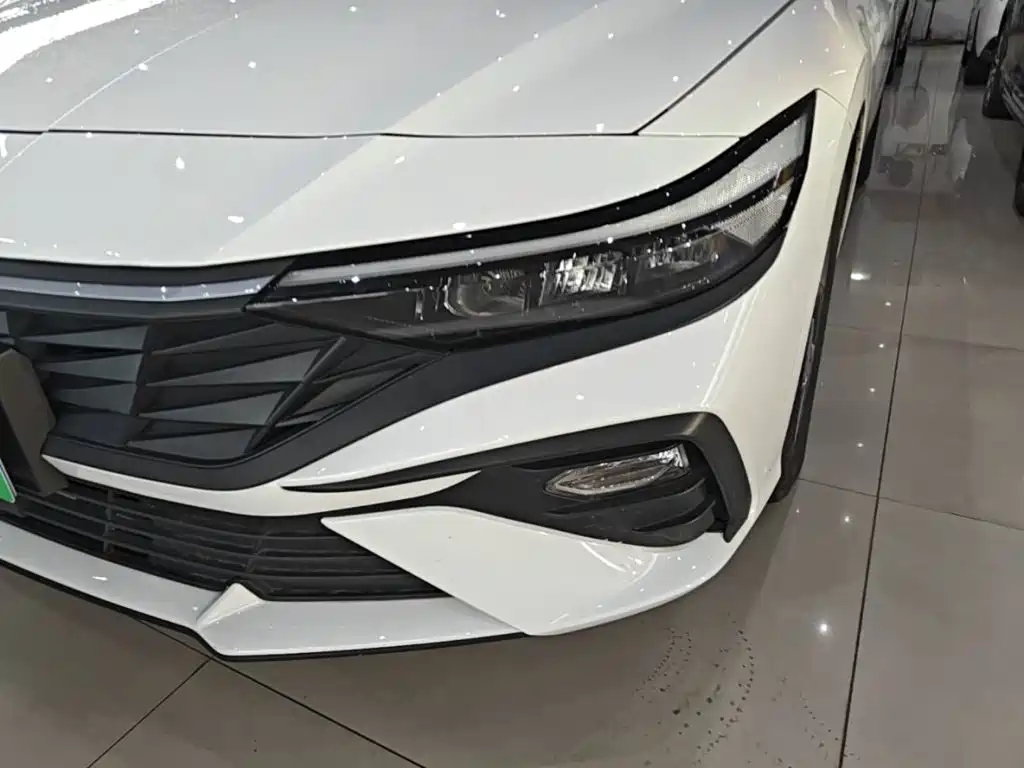 Hyundai Elantra 2025 — фото 24