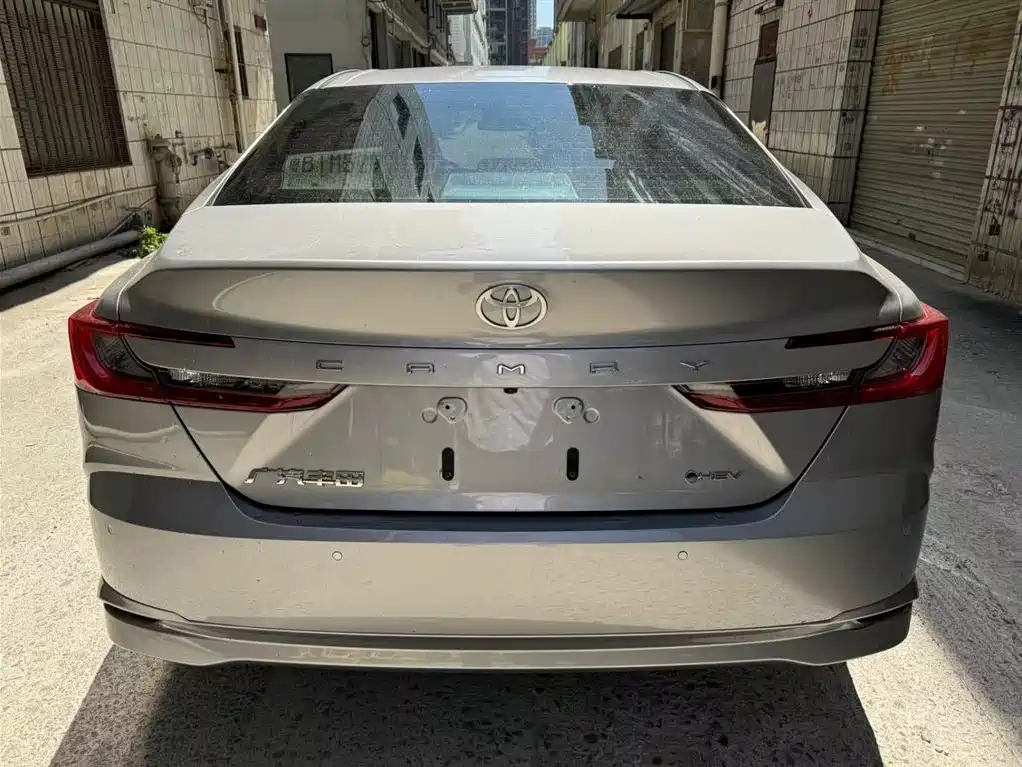 Toyota Camry 2025 — фото 10
