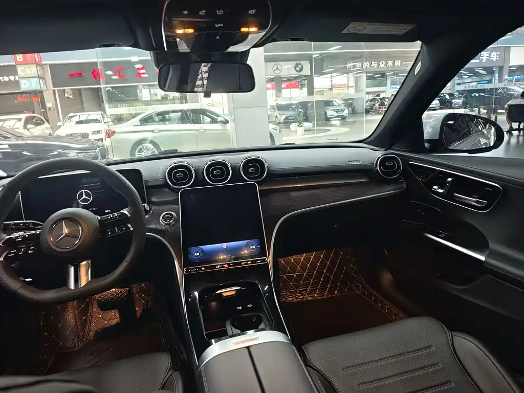 Mercedes-Benz C-Class 2023 — фото 10
