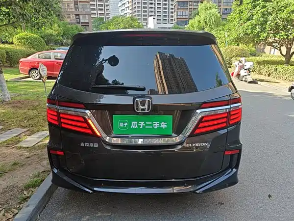 Honda Elysion 2016