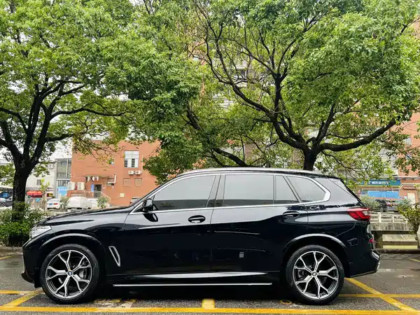 BMW X5 2023