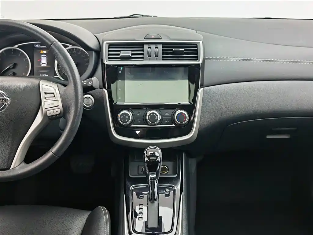 Nissan Tiida 2021 — фото 12