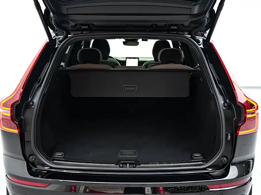 Volvo XC60 2025 — фото 33