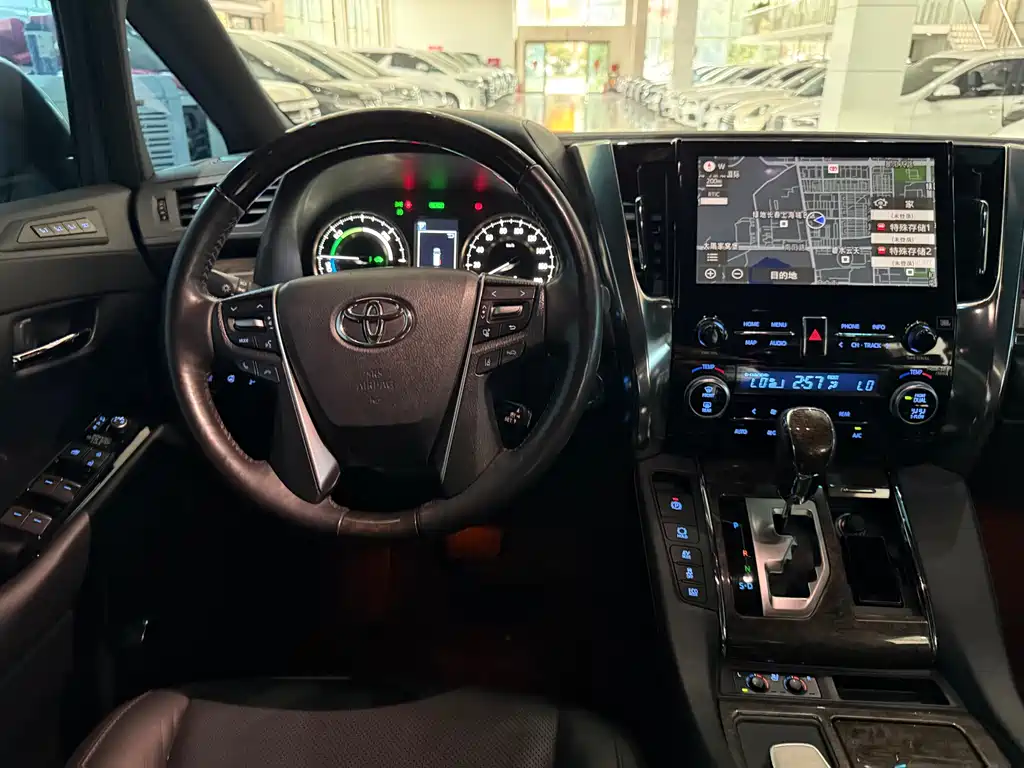 Toyota Vellfire 2023 — фото 16