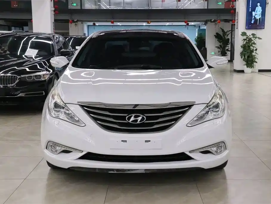 Hyundai Sonata 2013 — фото 2