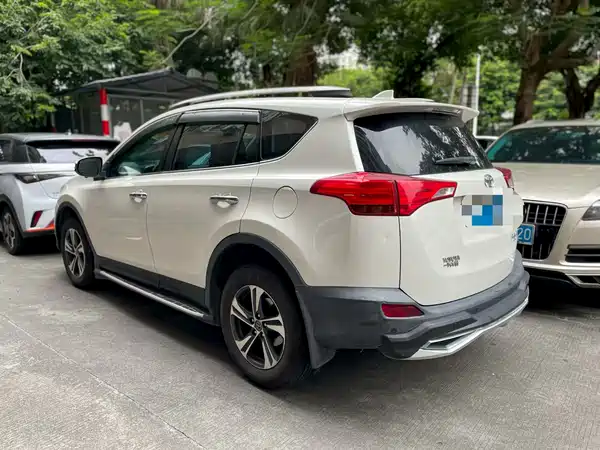 Toyota RAV4 2015