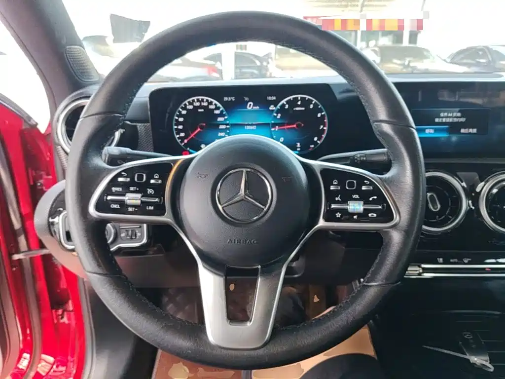 Mercedes-Benz A-Class 2023 — фото 11