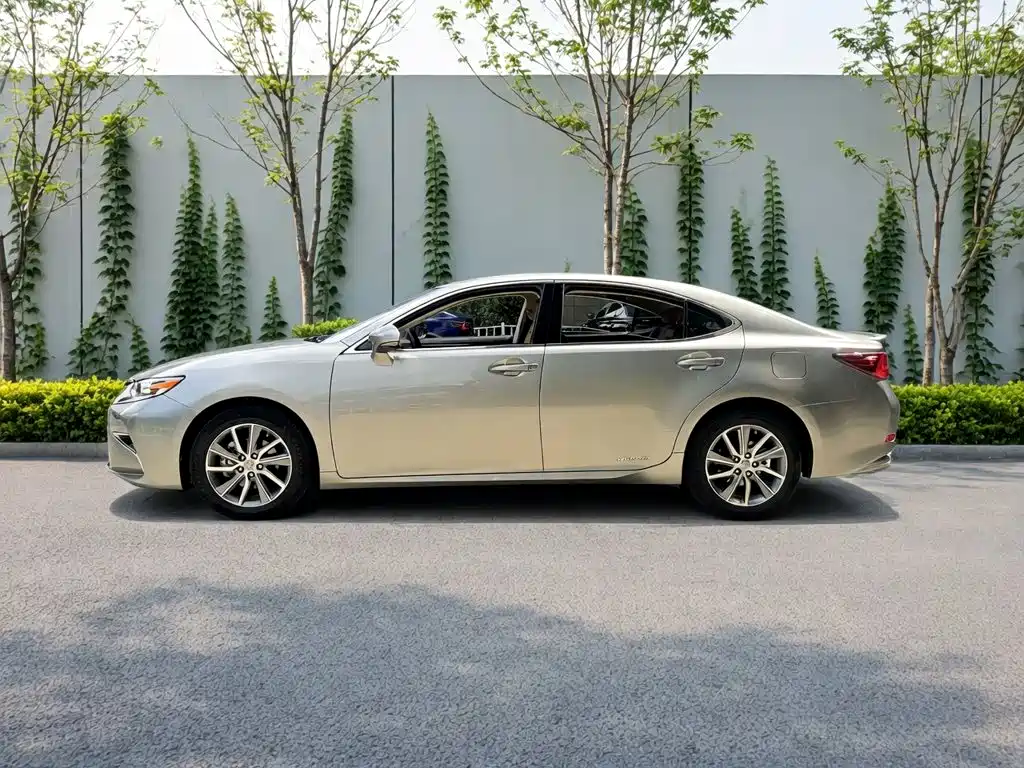 Lexus ES 2017 — фото 8
