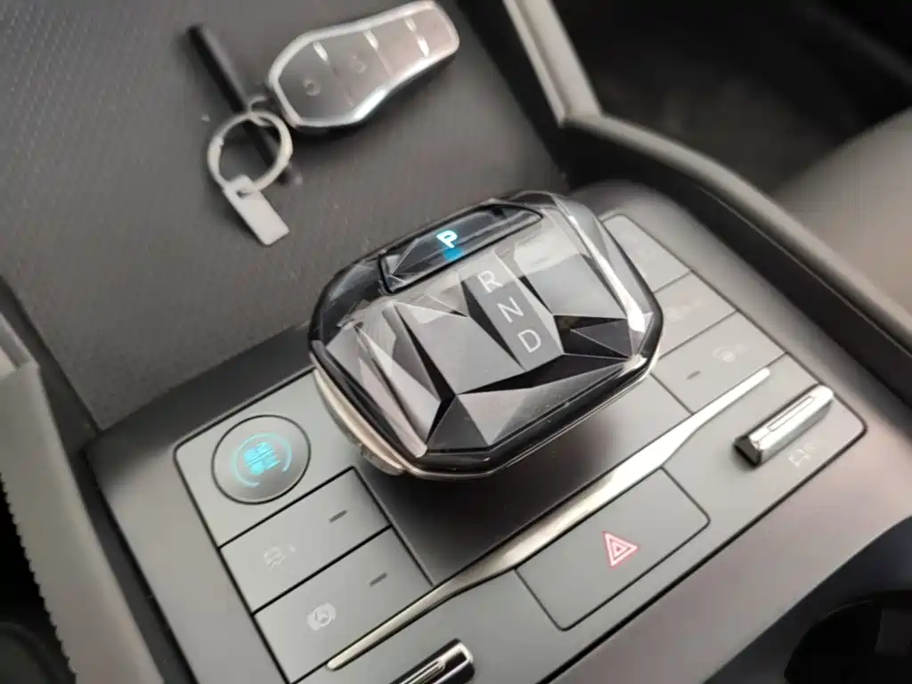 BYD Qin L 2025 — фото 14