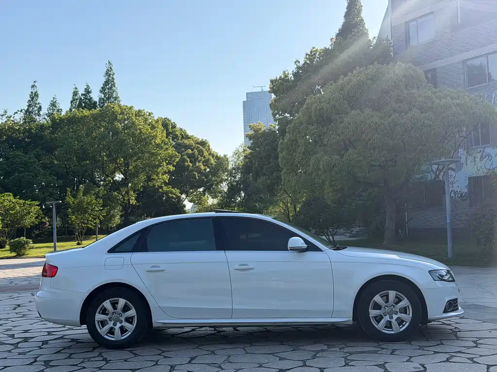 Audi A4L 2012