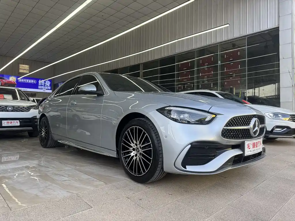 Mercedes-Benz C-Class 2023 — фото 3