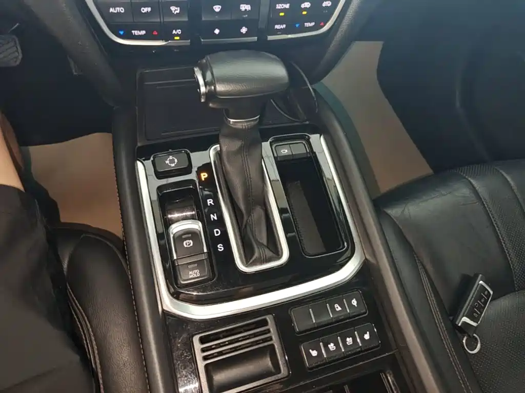 GAC Motor Trumpchi GS8 2017 — фото 14