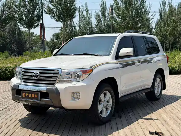 Toyota Land Cruiser 2012