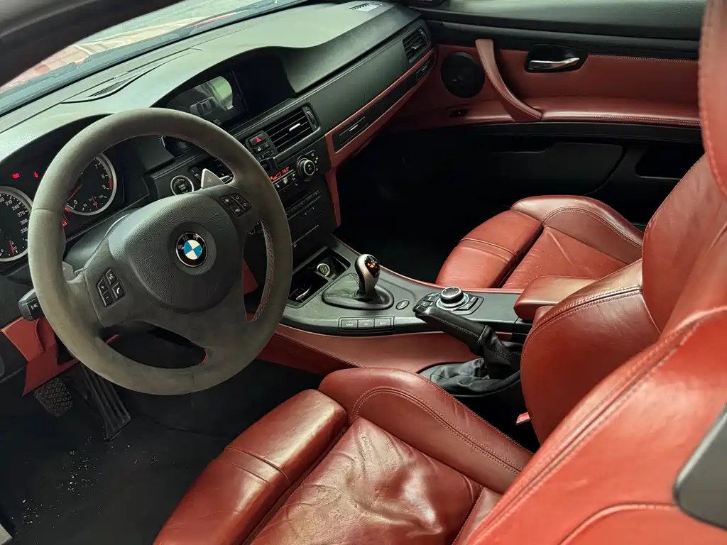 BMW M3 2011 — фото 9