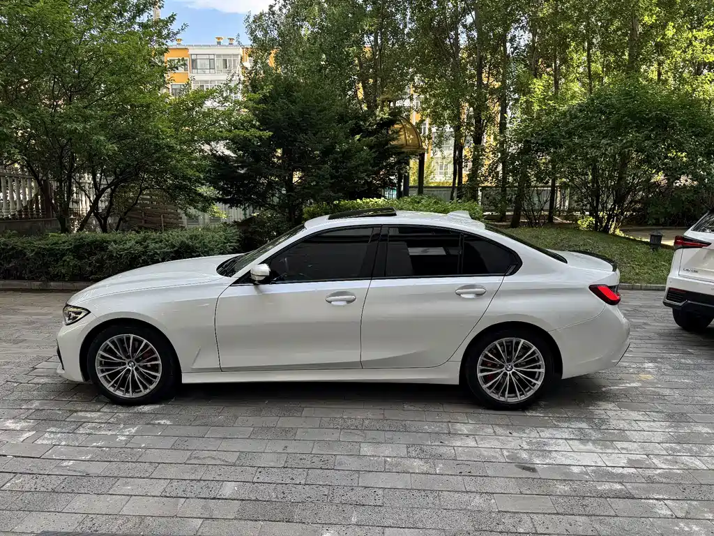 BMW 3 Series 2022