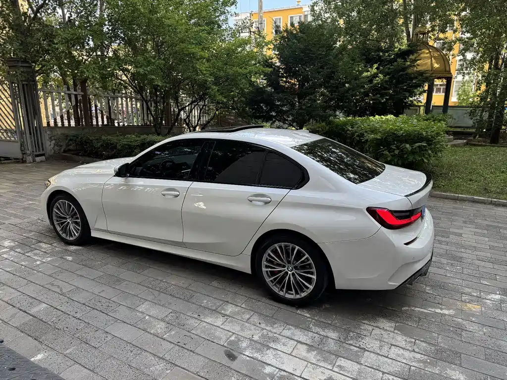 BMW 3 Series 2022 — фото 15