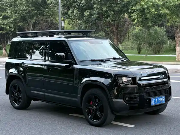 Land Rover Defender 2020