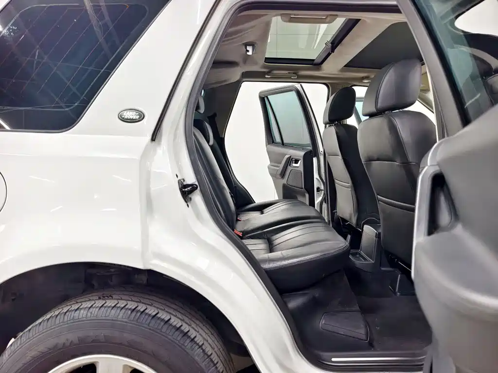 Land Rover Freelander 2 2014 — фото 16