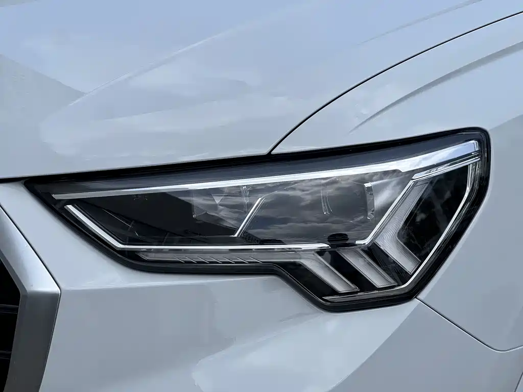 Audi Q3 2023 — фото 13