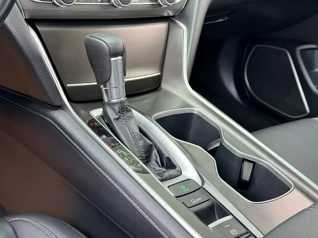 Honda Accord 2023 — фото 16