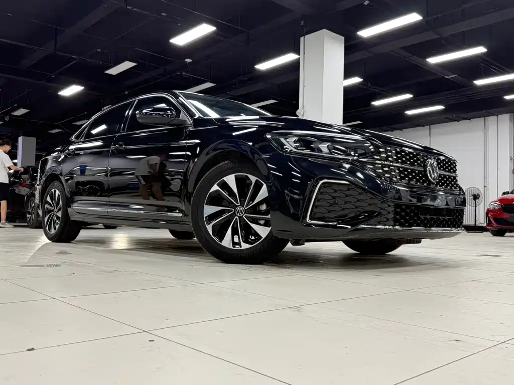 Volkswagen Passat 2023