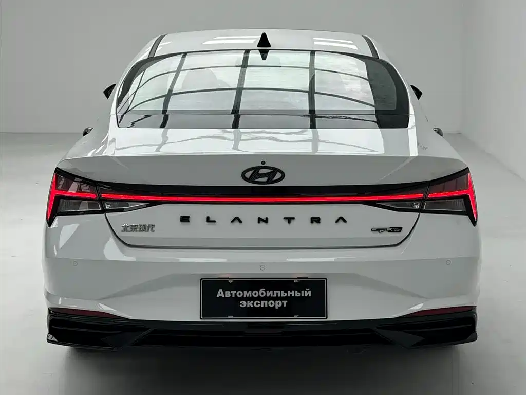 Hyundai Elantra 2022 — фото 8