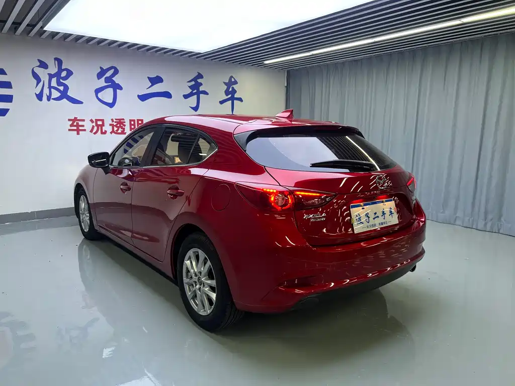 Mazda 3 Axela 2017 — фото 20