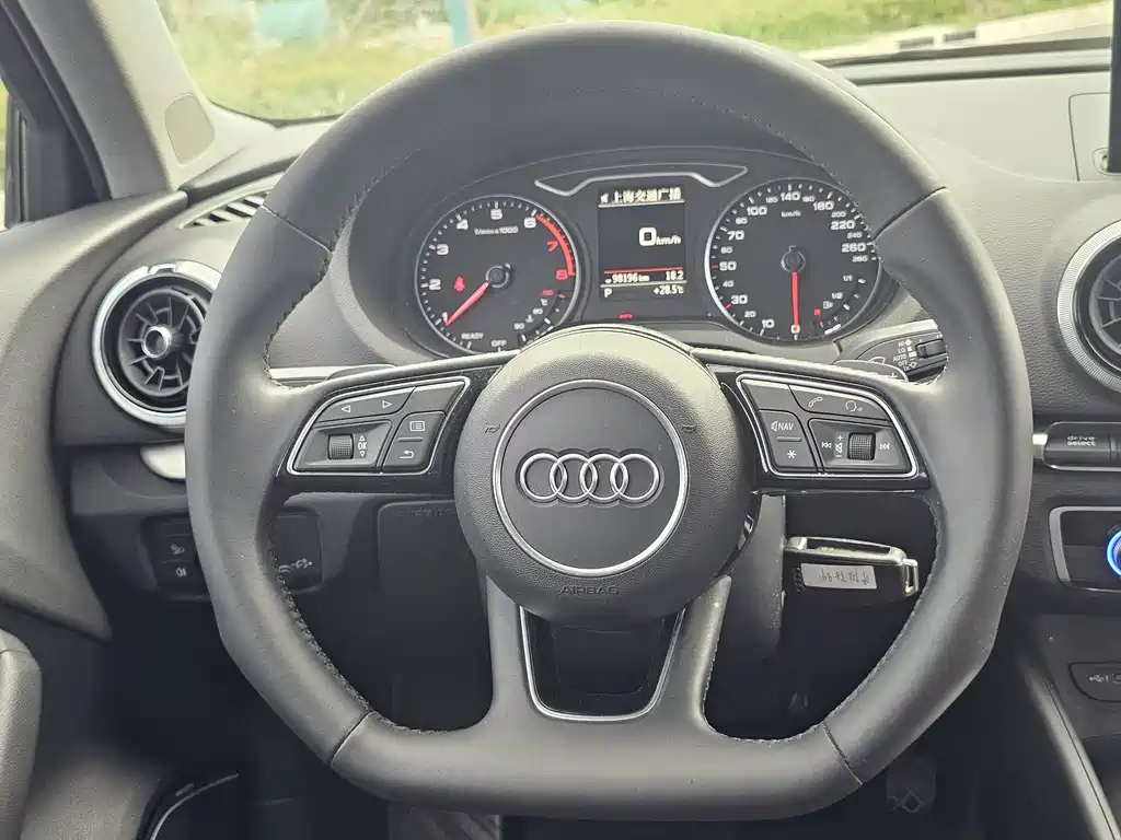 Audi A3 2018 — фото 8