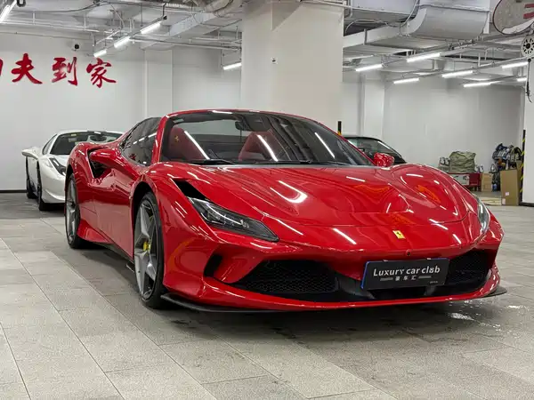Ferrari F8 2022
