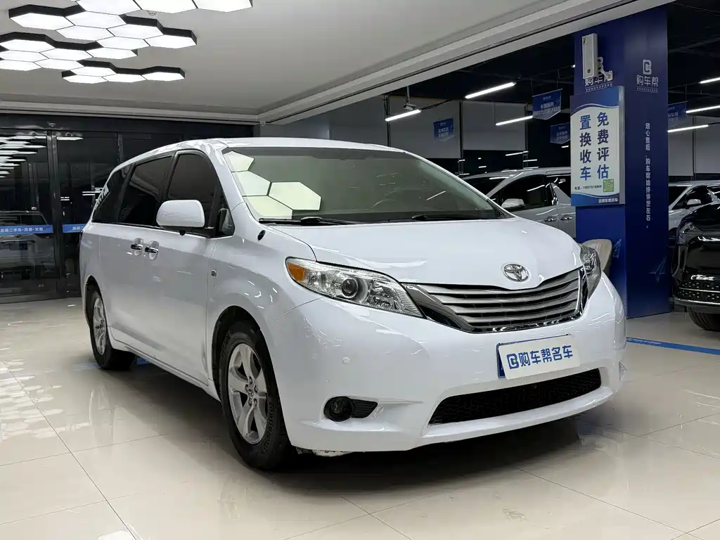 Toyota Sienna 2015 — фото 3