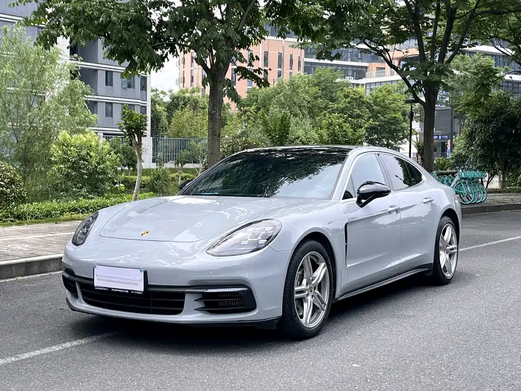 Porsche Panamera 2020 — фото 1