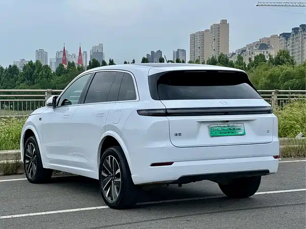 Li Auto L7 2025