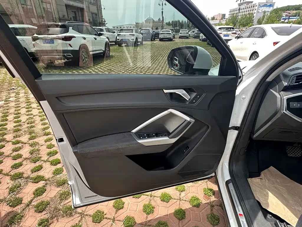 Audi Q3 2022 — фото 13