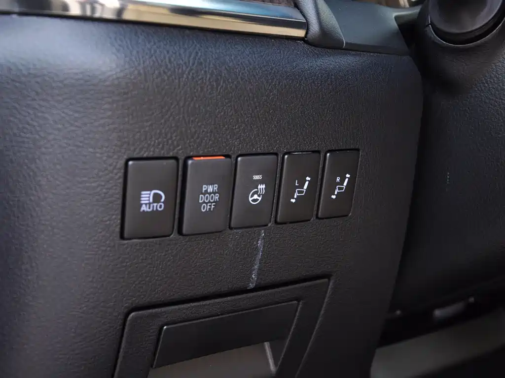 Toyota Alphard 2022 — фото 20