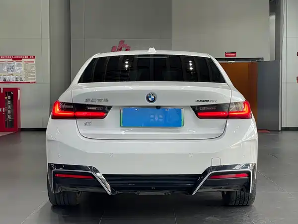 BMW i3 2024