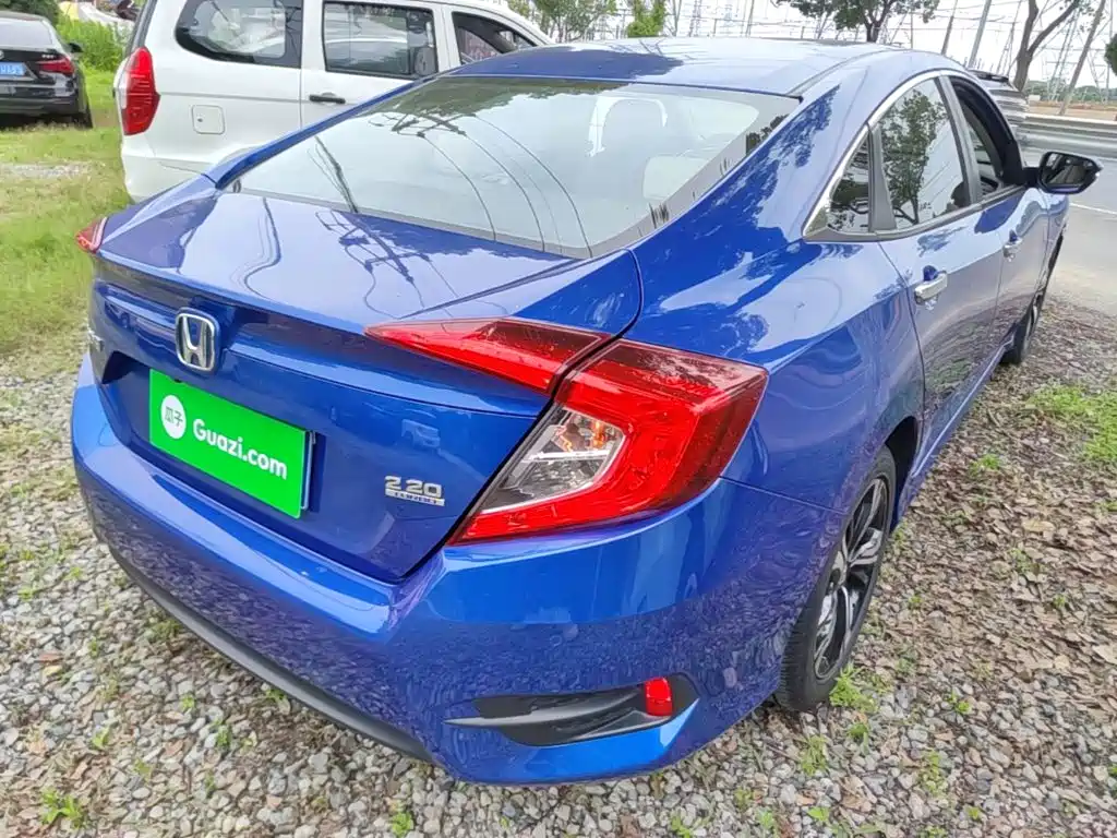 Honda Civic 2017 — фото 7