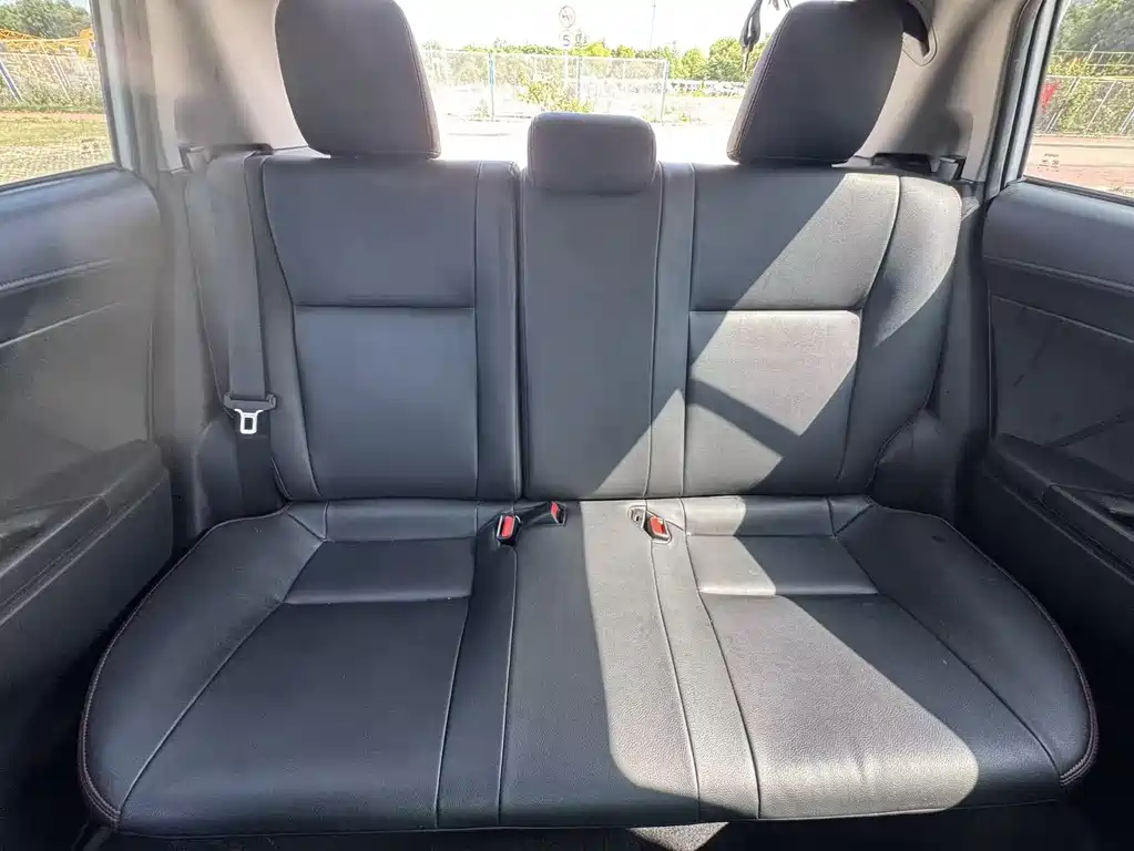 Toyota Yaris L 2022 — фото 17