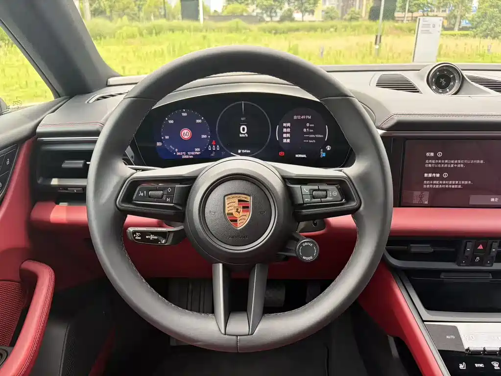 Porsche Macan EV 2025 — фото 18
