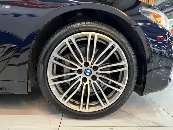 BMW 5 Series 2019
