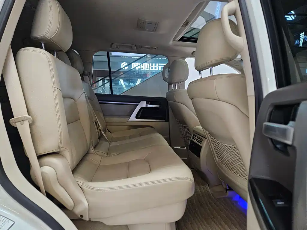 Toyota Land Cruiser 2020 — фото 15