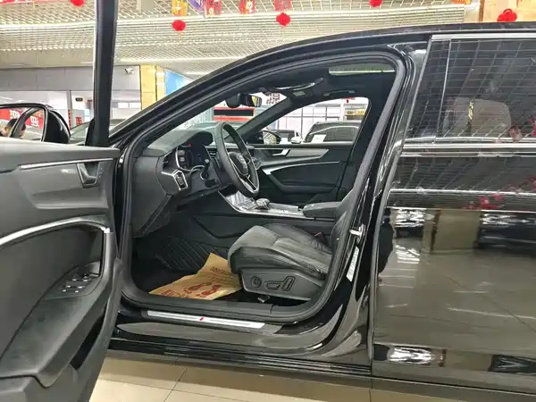 Audi A6L 2022