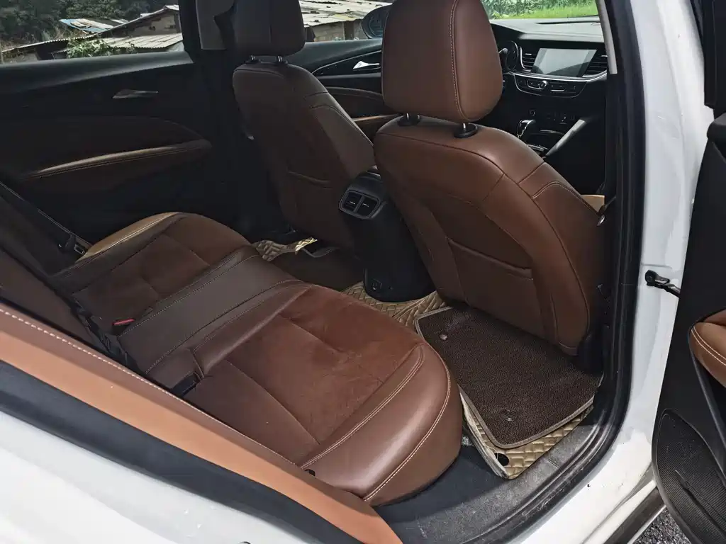 Buick Regal 2018 — фото 12