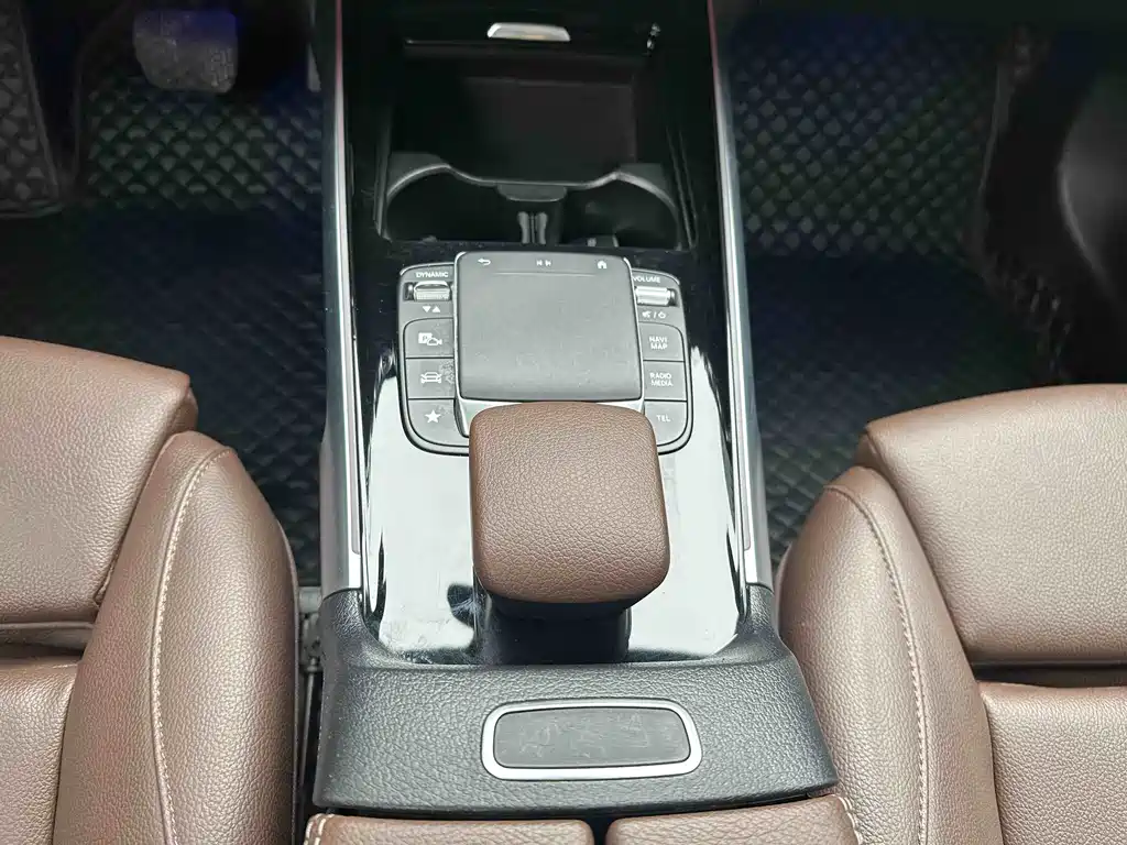 Mercedes-Benz GLB 2021 — фото 12