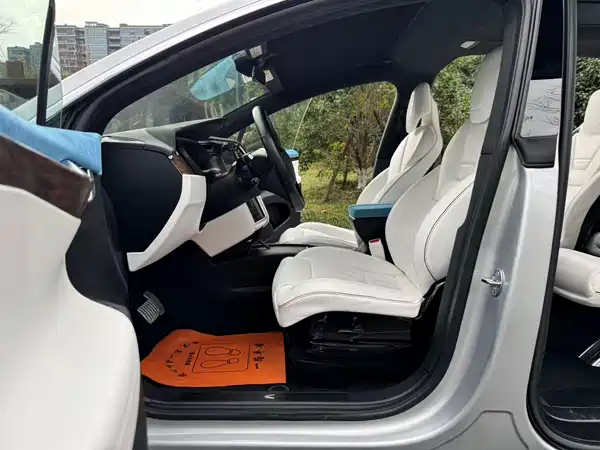 Tesla Model X 2016