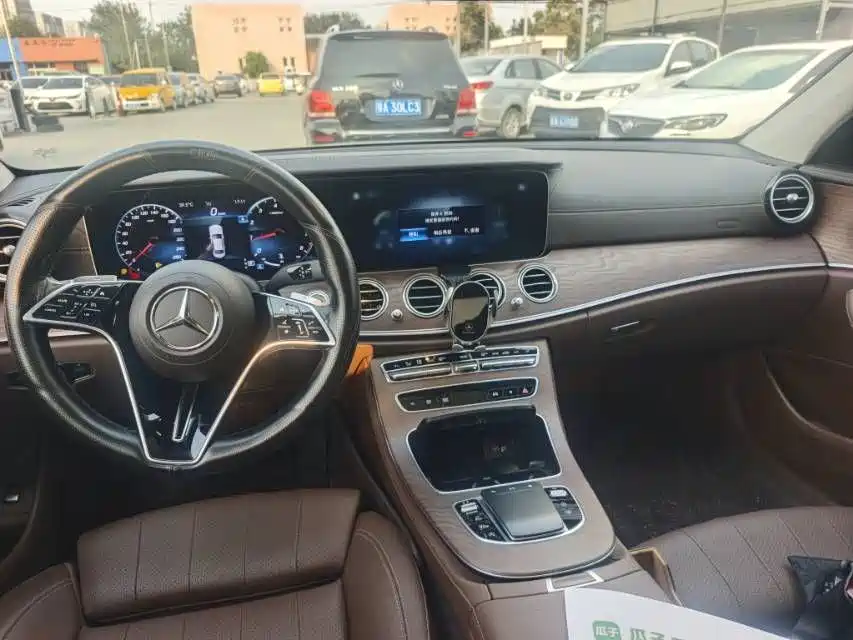 Mercedes-Benz E-Class 2022