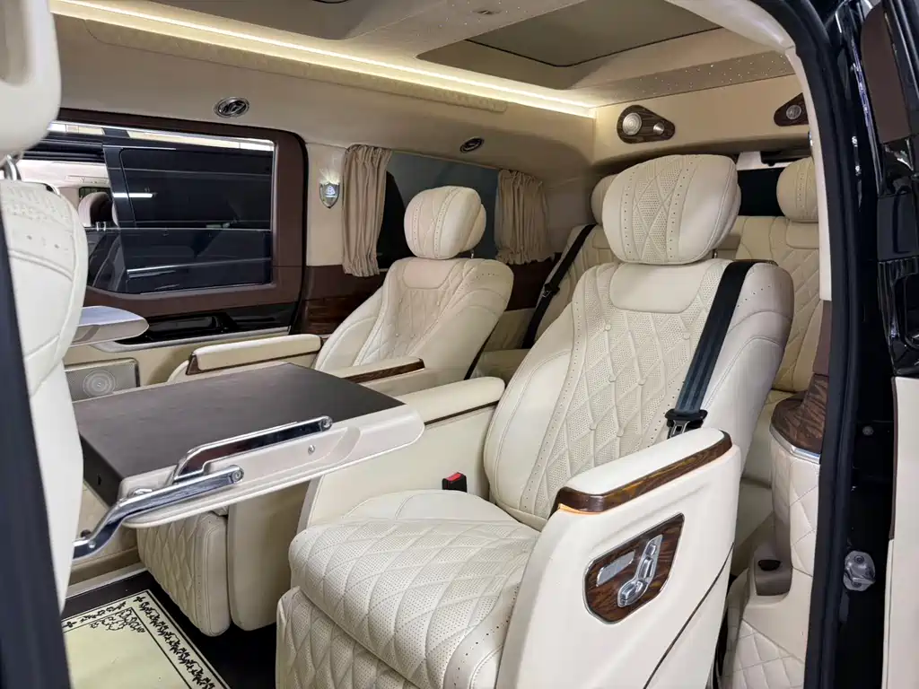 Mercedes-Benz V-Class 2020 — фото 9